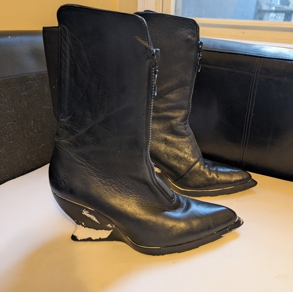 John Fluevog Heebie Jeebies Wedged mid-calf boot size 9 in VGUC - Picture 4 of 14